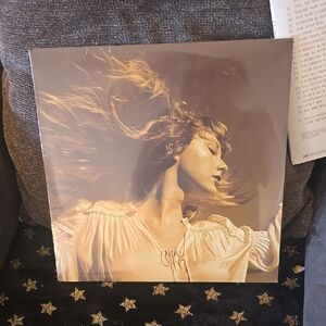 Taylor Swift Brown Vinyl Record Dynamic Vintage Art